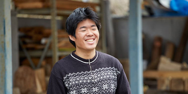 芸術学部 美術学科 彫刻専攻 4年 矢坂 知嗣さん