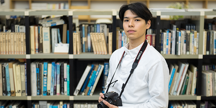 芸術学部 デザイン工芸学科 立体造形専攻 2年 亀山 慶一郎さん