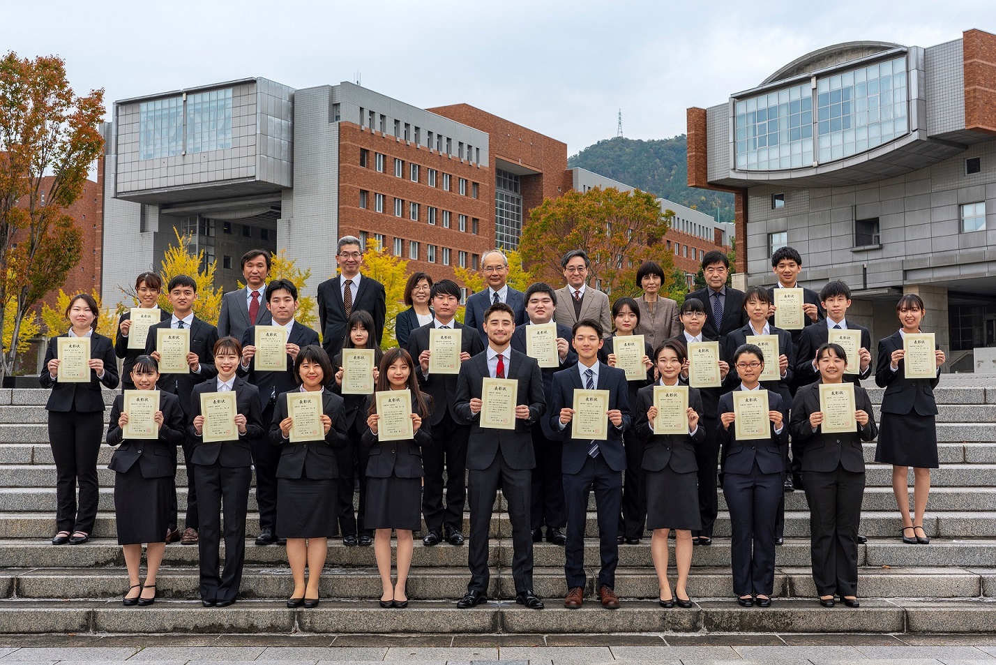 大学 特待 生 なるには