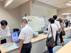 テーマ10発表の様子