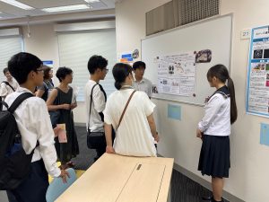 テーマ12発表の様子
