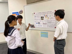 テーマ12発表の様子