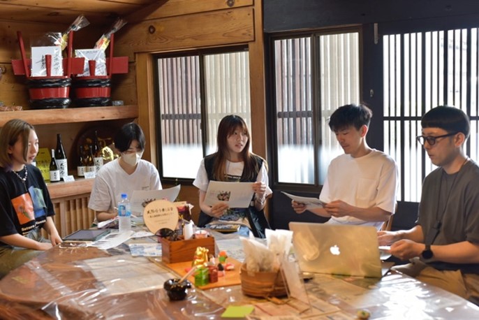 熊野町ふるさと納税返礼品の企画案を学生が連携事業者にプレゼンテーション