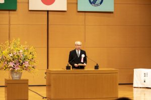 若林学長による告辞