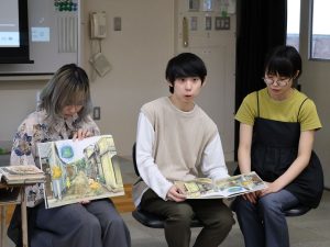 読み聞かせの様子
