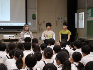 読み聞かせの様子